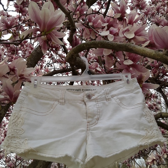 White Embroidered Distressed w/Lace Jean Short - Picture 2 of 5